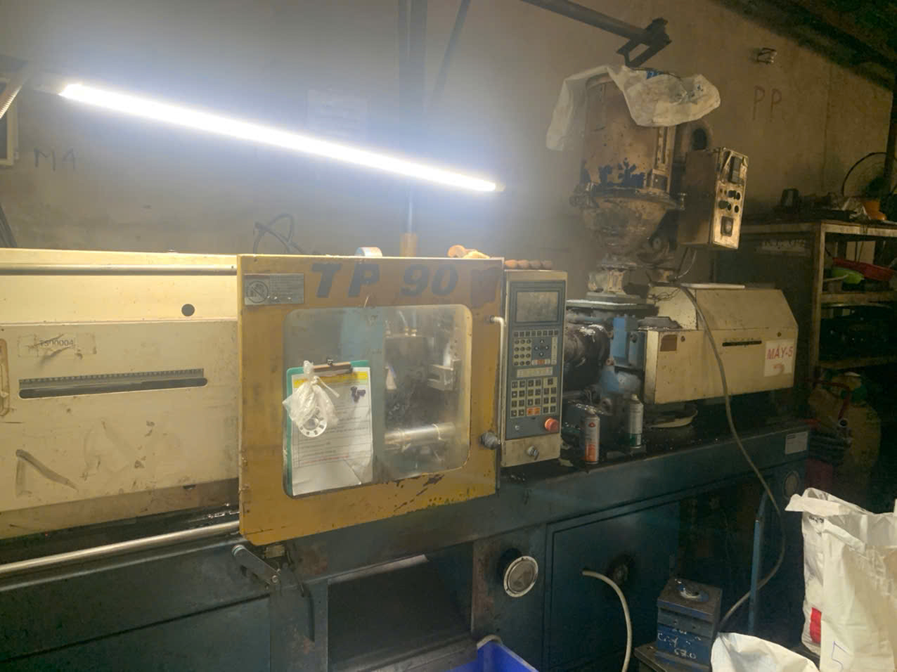 Injection molding machine 15.jpg